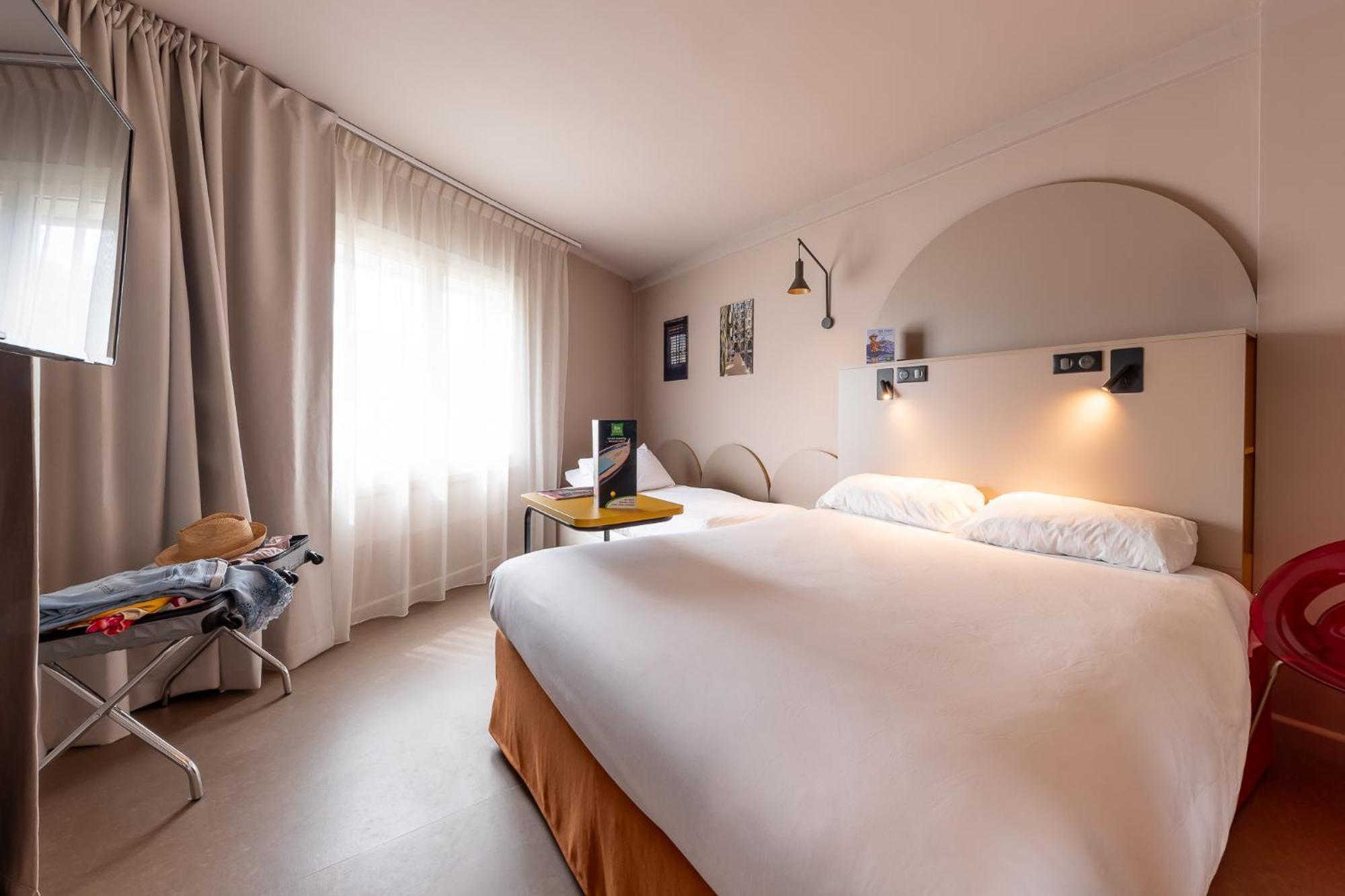 Ibis Styles Marseille Centre Prado Place Castellane Exterior photo